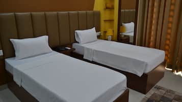 Standard Shared Dormitory | Premium bedding, individually furnished, desk, free WiFi