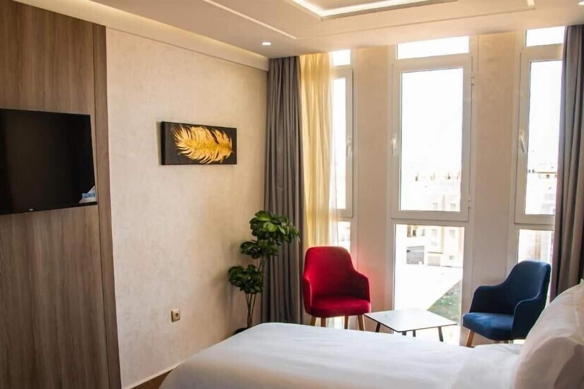 Standard-Einzelzimmer | Minibar, Zimmersafe, Verdunkelungsvorhänge, schallisolierte Zimmer