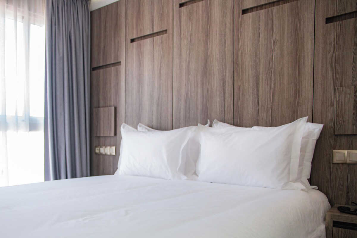 Minibar, in-room safe, blackout drapes, soundproofing