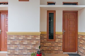 Exterior - SPOT ON 92093 Feri Homestay (Pekanbaru)