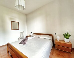 2 bedrooms, free WiFi, bed sheets, wheelchair access