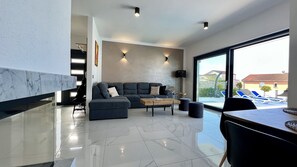 TV - Villa Comfort (Povljana)
