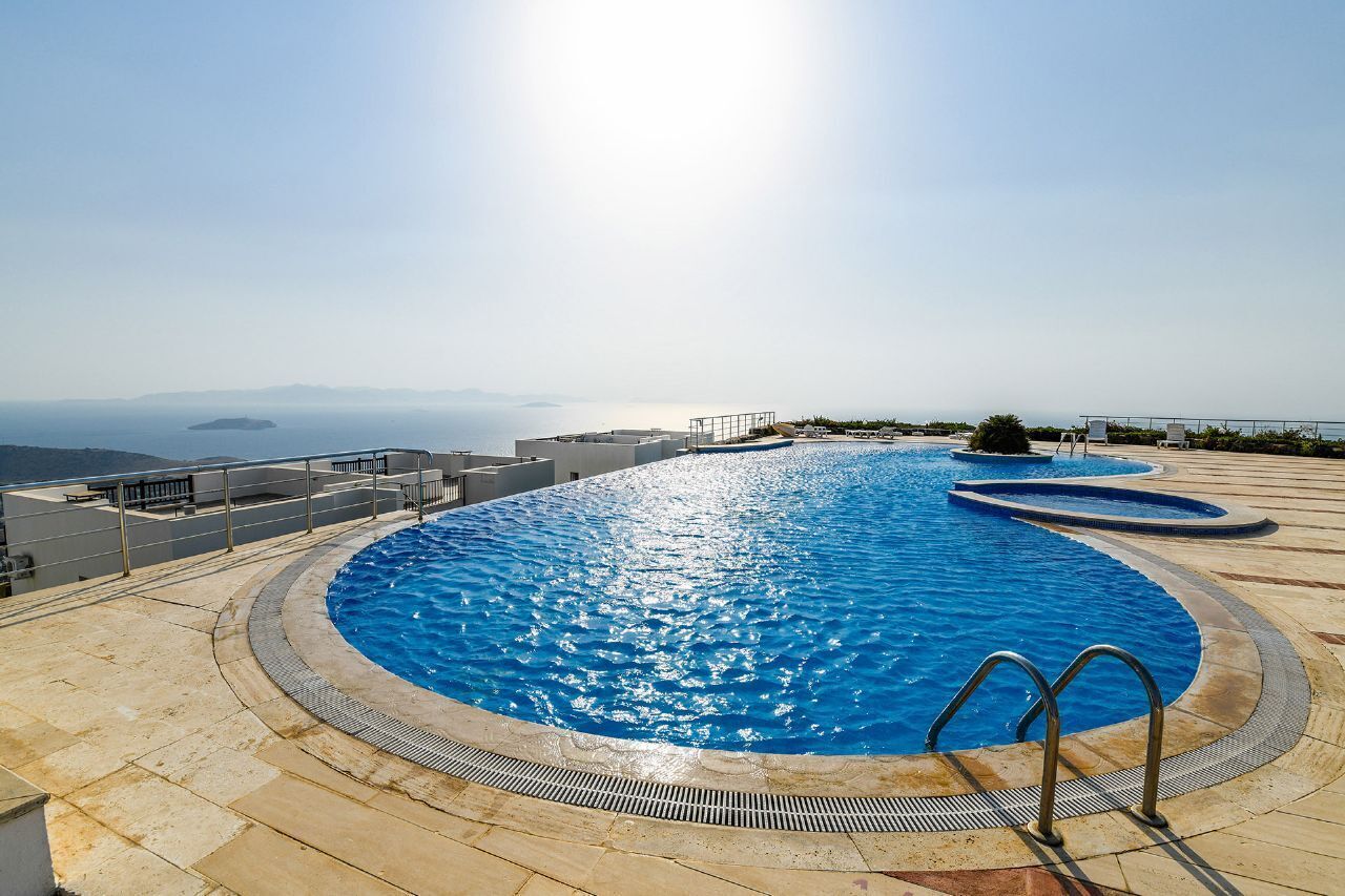 Airy 2BR Villa W\/ Pool, Bodrum Apartment 1004
