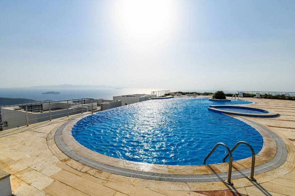 Airy 2BR Villa W\/ Pool, Bodrum Apartment 1004