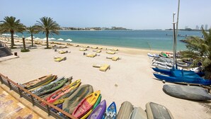 Beach - Modern beachfront 1BR apartment (Dubai)
