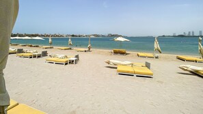 Privat strand och vit sandstrand