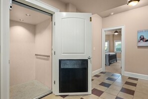 WH401: Ray & TD's | LL Hallway and Elevator Access - Ray and TD's: Dog friendly, oceanside, pool, hot tub, theater room, elevator, EASY beach access! (Corolla)