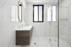 Apartment, 3 Bedrooms | Bathroom - Lake View Suites Jindabyne (Jindabyne)