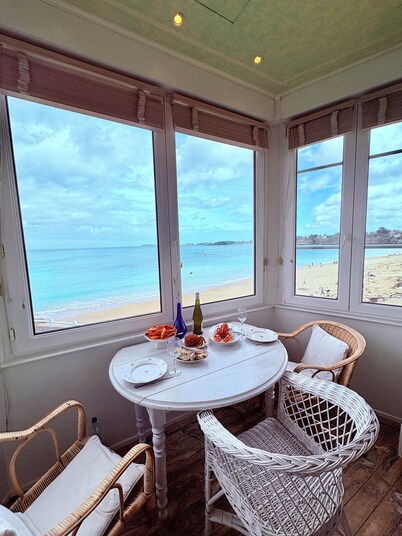 Family Granite stone house with direct access to the beach of St-Sieu, Lancieux