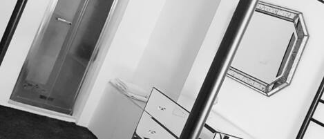 3 soverom, strykejern/-brett, wi-fi og sengetøy