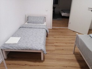 2 bedrooms, desk, travel crib, free WiFi