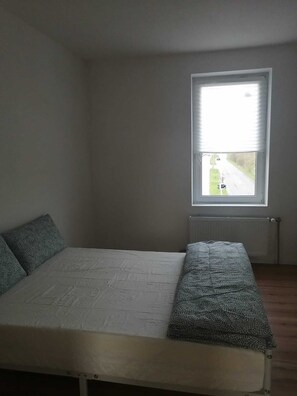 2 bedrooms, desk, travel crib, free WiFi
