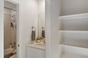 Towels, soap, shampoo, toilet paper