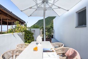 Deluxe Room | Terrace/patio