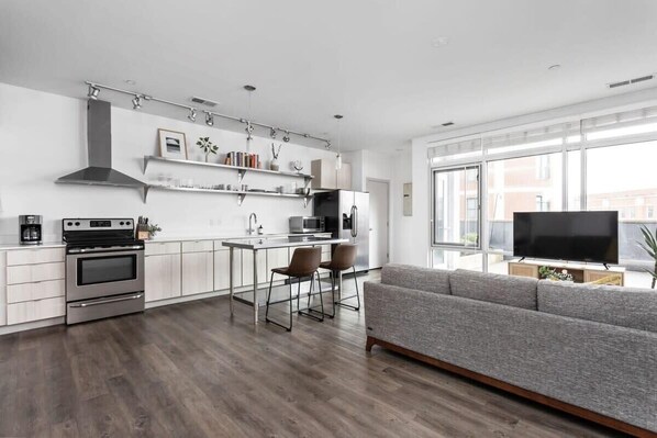 Interior - CozySuites I Trendy 1BR, Bottleworks Indy #1 (Indianapolis)