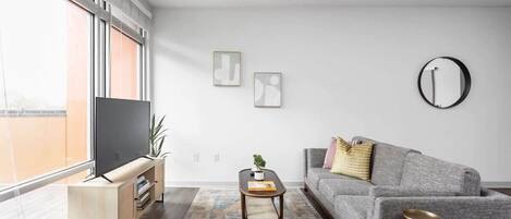 TV, Netflix, Hulu, streaming services