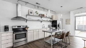 Fridge, microwave, oven, stovetop