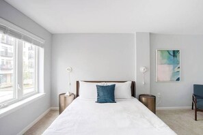 2 bedrooms, iron/ironing board, WiFi, bed sheets - CozySuites Indy Loft 2BR Monument Circle (Indianapolis)