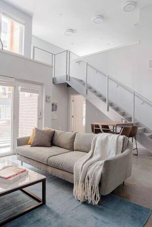 TV, offices - CozySuites Indy Loft 2BR Monument Circle (Indianapolis)