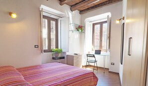 1 chambre, fer et planche à repasser, Wi-Fi gratuit, draps fournis