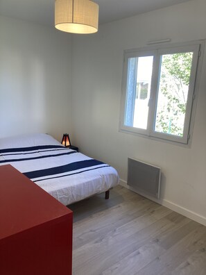 3 bedrooms, iron/ironing board, free WiFi - Villa Avec Piscine Chauffée et Jardin de Plein Pied (valergues)