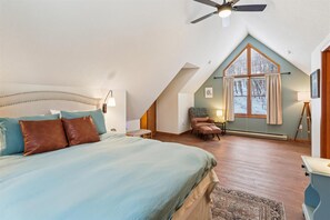 3 bedrooms, free WiFi, bed sheets - Sunrise Dacha: 3 BR, 2.5 BA House in Canaan Valley, Sleeps 10 (Davis)