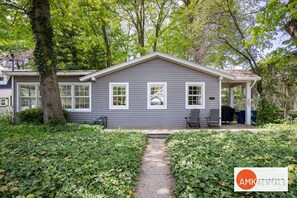 Exterior - Tate House Summary:<br>C (Saugatuck)
