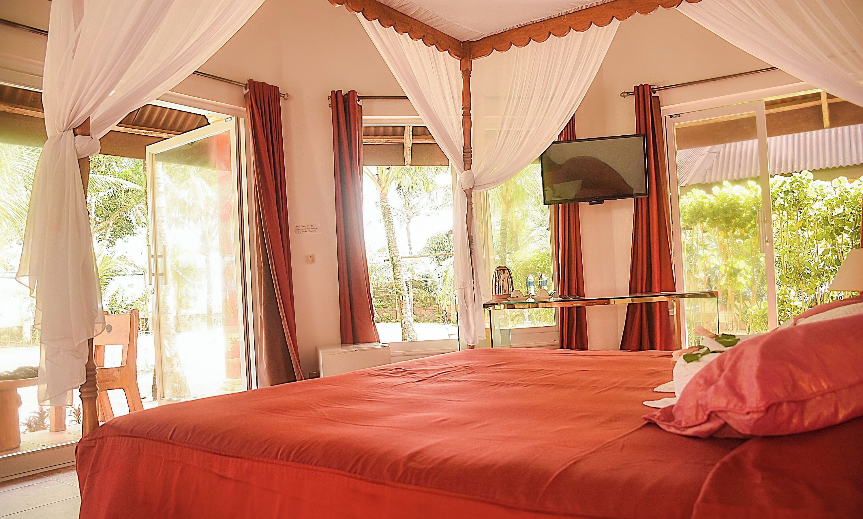 Laptop workspace, free WiFi