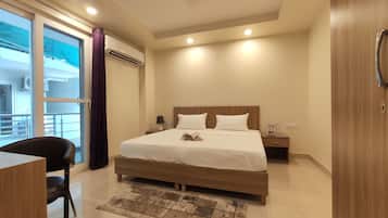 Individually furnished, desk, free WiFi, bed sheets