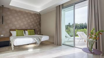 Junior Suite con Giardino Privato o Terrazzo | Una cassaforte in camera, una scrivania, insonorizzazione