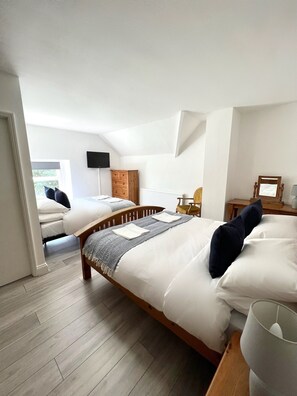 13 bedrooms, iron/ironing board, WiFi, bed sheets