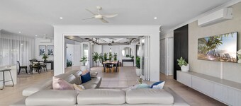 Pura Villa - Luxury Pavilion-Style Home with Private Pool in Palm Cove