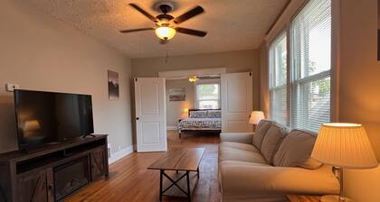Rolston 2, Two Bedroom Unit near Xavier, Downtown