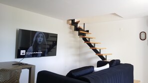 Smart-TV, Streaming-Dienste, Videothek, Stereoanlage