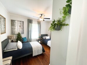 3 bedrooms, in-room safe, desk, iron/ironing board