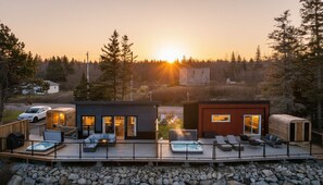 Terrace/patio - Luxury Oceanfront Retreats 2 private hot tubs and saunas (South Shore)