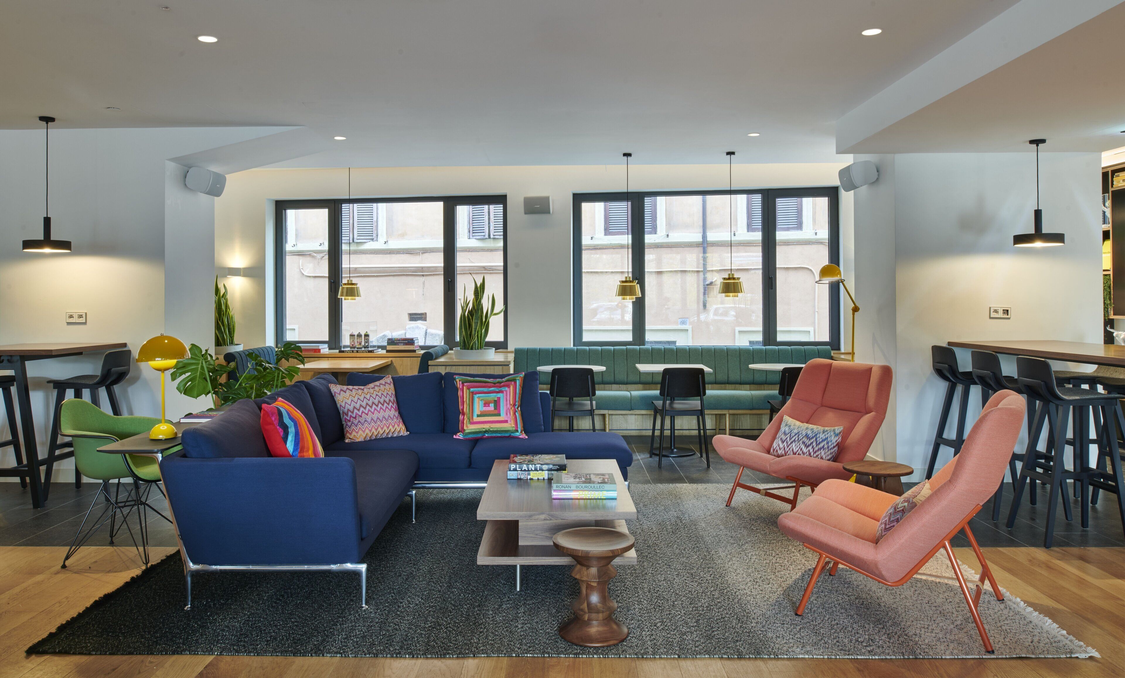 Coin salon dans le hall