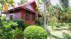 1 bedroom, free WiFi, bed sheets - Bang Saray Village Resort (Sattahip)