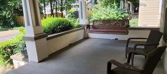 Burch Bungalow - Walk to U of A or Downtown