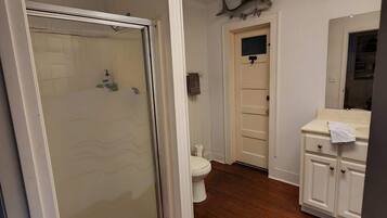 Bathtub, hair dryer, towels