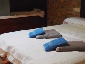 10 bedrooms, Internet, bed sheets