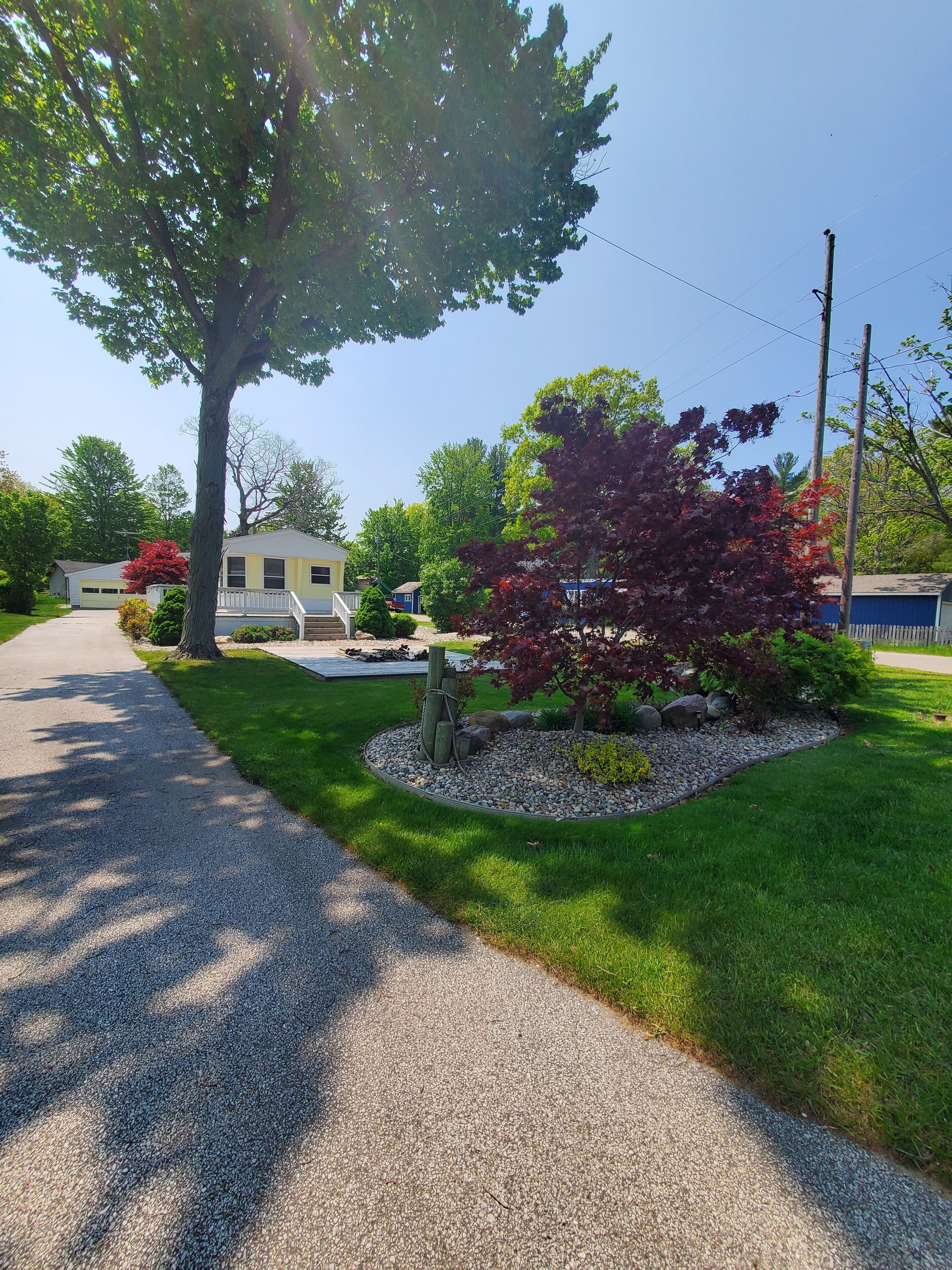 Within walking distance to Silver Lake State Park.