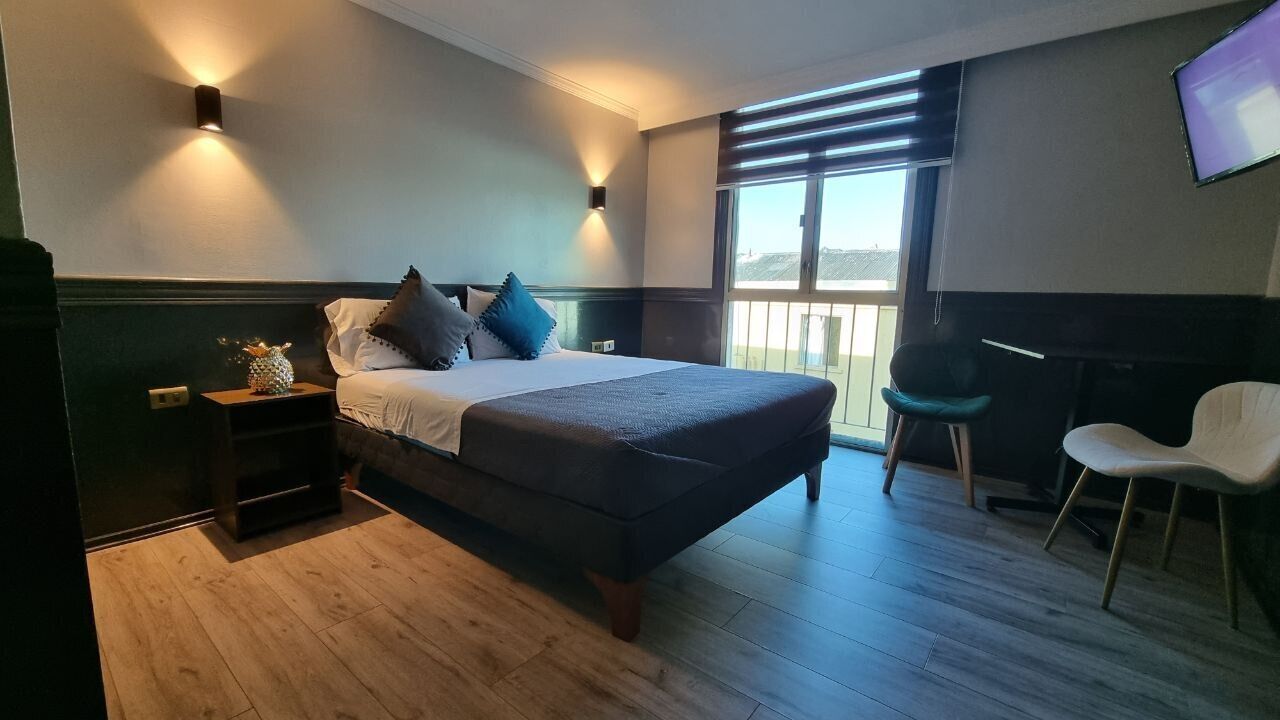 Royal-Zimmer | Verdunkelungsvorhänge, Bügeleisen/Bügelbrett, kostenloses WLAN