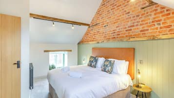 5 bedrooms, free WiFi, bed sheets