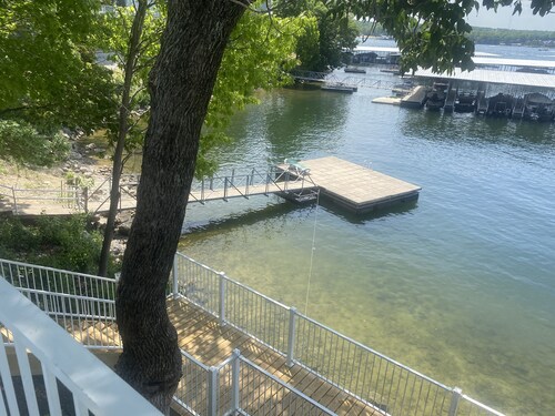 BOOKING CALENDAR JUST OPENED! 3BED 3BATH AMAZING VIEWS WITH LAKE OZARK LOCATION.