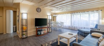 Charming country home in Wesley Chapel. Acre land with natural view.