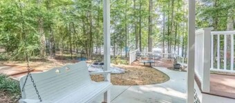 Unique Lakefront Property Ideal for Multifamily or Large Family Stays