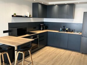 Fridge, microwave, oven, stovetop