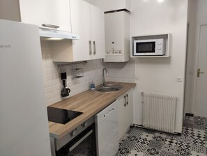 Réfrigérateur, four, plaque de cuisson, lave-vaisselle