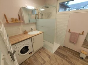 Hair dryer, towels, toilet paper